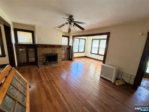 126 Chestnut Street East Orange NJ 07018