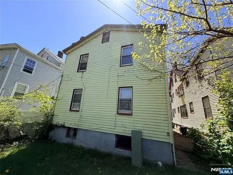 126 Chestnut Street East Orange NJ 07018