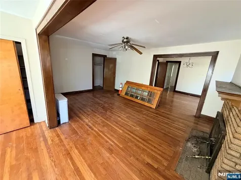 126 Chestnut Street East Orange NJ 07018