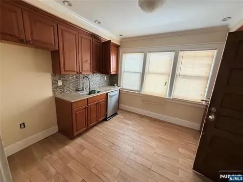 126 Chestnut Street East Orange NJ 07018
