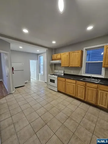 231 Clark Place Elizabeth NJ 07206