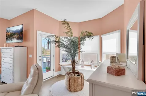 6 Capstan Road Ocean NJ 08758