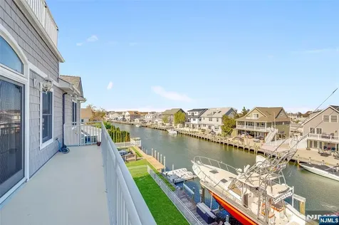 6 Capstan Road Ocean NJ 08758