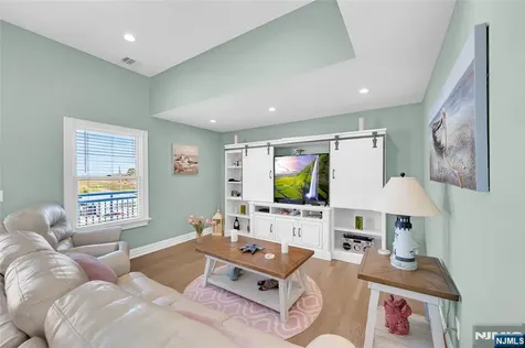 6 Capstan Road Ocean NJ 08758