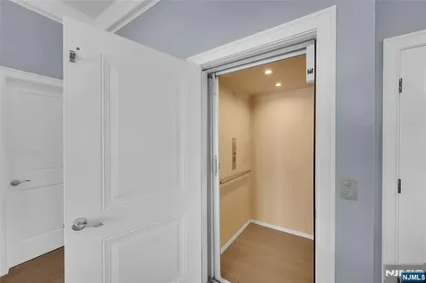 6 Capstan Road Ocean NJ 08758