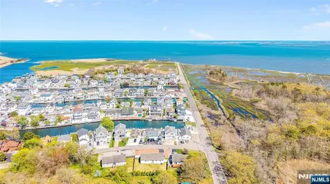 6 Capstan Road Ocean NJ 08758