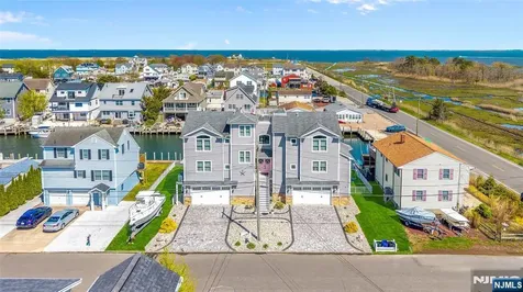 6 Capstan Road Ocean NJ 08758