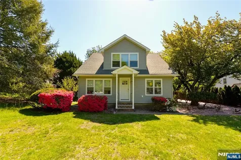385 Goffle Road Ridgewood NJ 07450