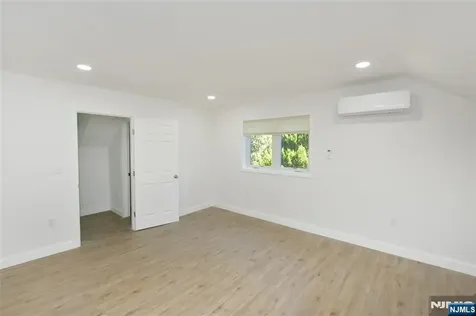 385 Goffle Road Ridgewood NJ 07450