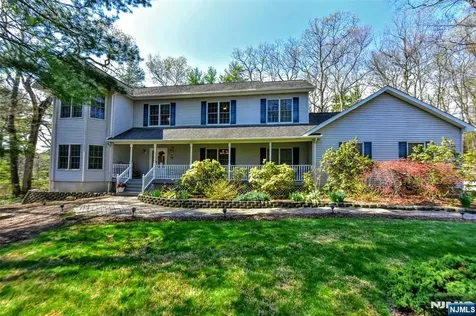34 Split Rock Road West Milford NJ 07480