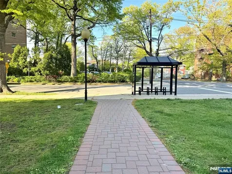 400 Fairview Avenue Fort Lee NJ 07024