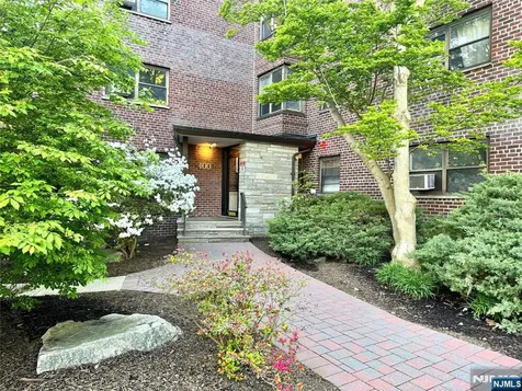 400 Fairview Avenue Fort Lee NJ 07024
