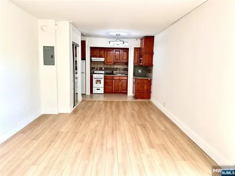 400 Fairview Avenue Fort Lee NJ 07024