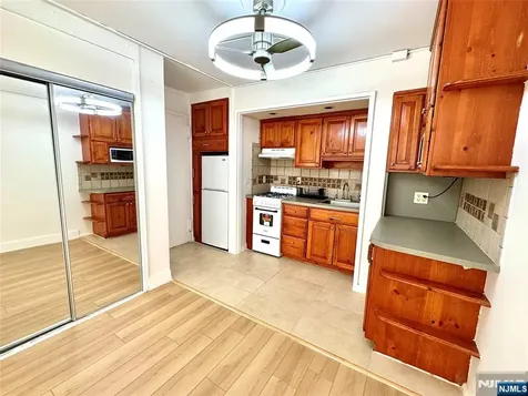 400 Fairview Avenue Fort Lee NJ 07024