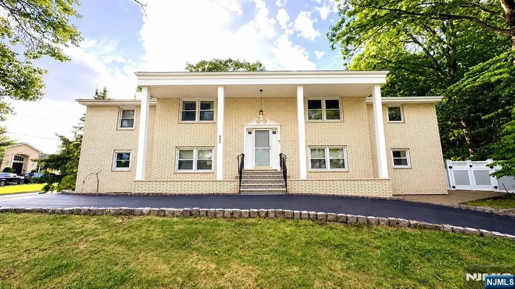 682 Floyd Street Englewood Cliffs NJ 07632