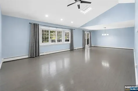 682 Floyd Street Englewood Cliffs NJ 07632