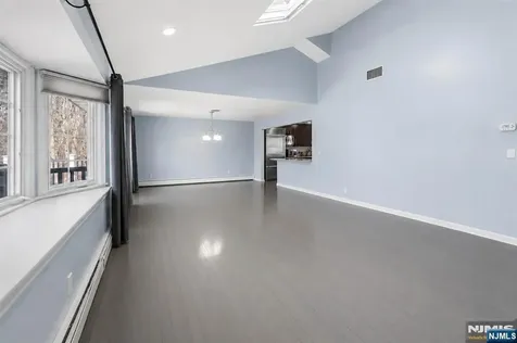 682 Floyd Street Englewood Cliffs NJ 07632
