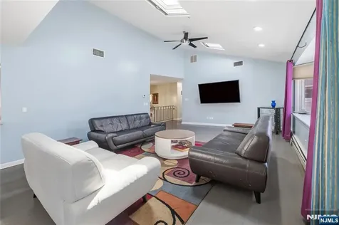 682 Floyd Street Englewood Cliffs NJ 07632