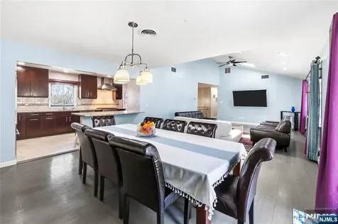 682 Floyd Street Englewood Cliffs NJ 07632
