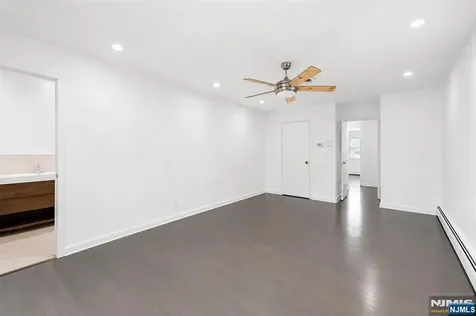 682 Floyd Street Englewood Cliffs NJ 07632