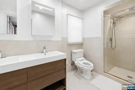 682 Floyd Street Englewood Cliffs NJ 07632