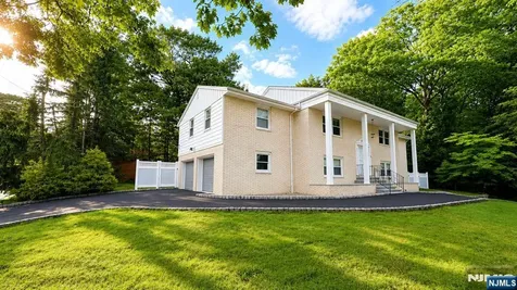 682 Floyd Street Englewood Cliffs NJ 07632