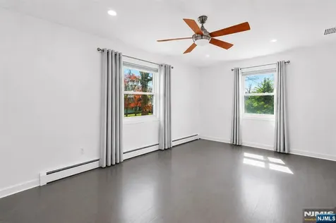 682 Floyd Street Englewood Cliffs NJ 07632
