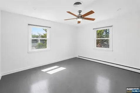 682 Floyd Street Englewood Cliffs NJ 07632