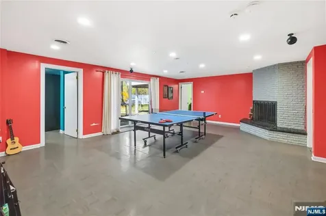 682 Floyd Street Englewood Cliffs NJ 07632