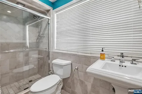 682 Floyd Street Englewood Cliffs NJ 07632