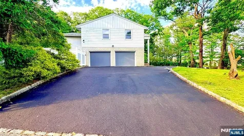 682 Floyd Street Englewood Cliffs NJ 07632