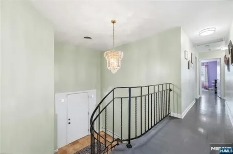 682 Floyd Street Englewood Cliffs NJ 07632