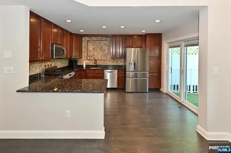 32 Rosewood Court Haledon NJ 07508