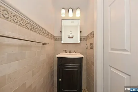 32 Rosewood Court Haledon NJ 07508