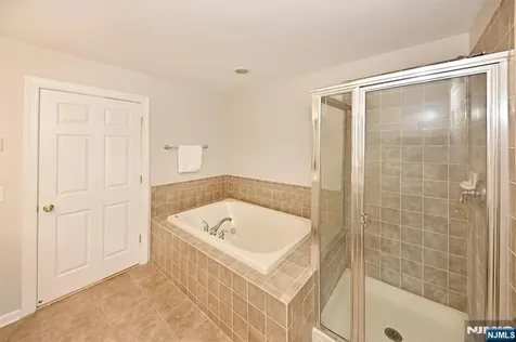 32 Rosewood Court Haledon NJ 07508