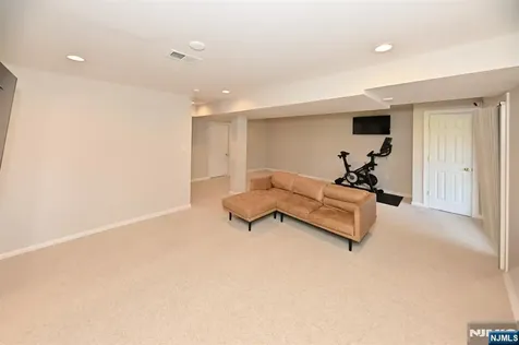 32 Rosewood Court Haledon NJ 07508