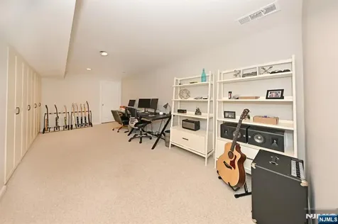 32 Rosewood Court Haledon NJ 07508