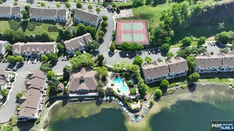 32 Rosewood Court Haledon NJ 07508