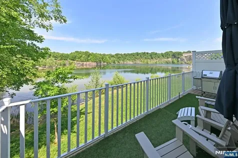 32 Rosewood Court Haledon NJ 07508
