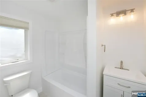 385 Goffle Road Ridgewood NJ 07450
