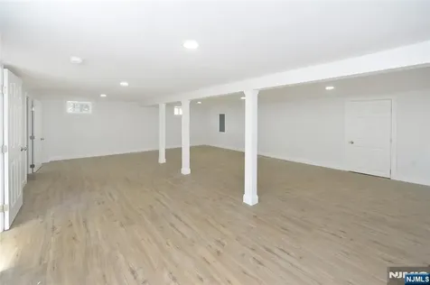 385 Goffle Road Ridgewood NJ 07450