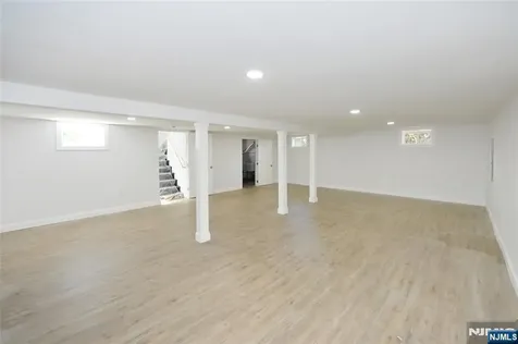 385 Goffle Road Ridgewood NJ 07450