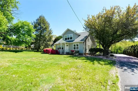 385 Goffle Road Ridgewood NJ 07450