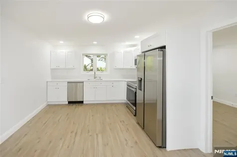 385 Goffle Road Ridgewood NJ 07450