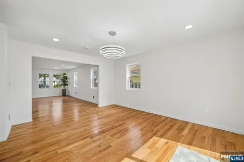 207 Lake Shore Drive Par-troy Hills Twp. NJ 07034