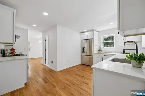 207 Lake Shore Drive Par-troy Hills Twp. NJ 07034