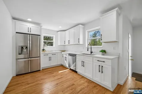 207 Lake Shore Drive Par-troy Hills Twp. NJ 07034
