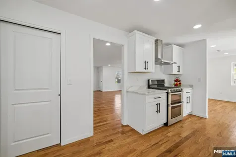 207 Lake Shore Drive Par-troy Hills Twp. NJ 07034