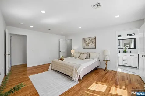 207 Lake Shore Drive Par-troy Hills Twp. NJ 07034