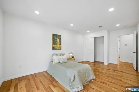 207 Lake Shore Drive Par-troy Hills Twp. NJ 07034